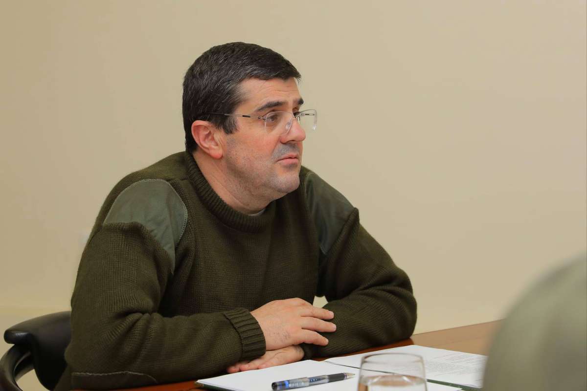 De Facto Leader of Karabakh Armenians Steps Down